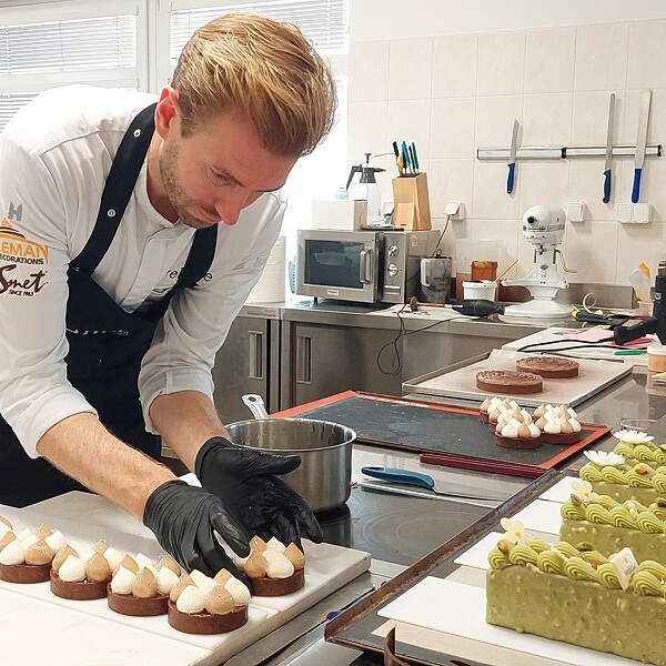 Prezentácia Veliche / Leman / Smet - Cukrár: Peter Remmelzwaal