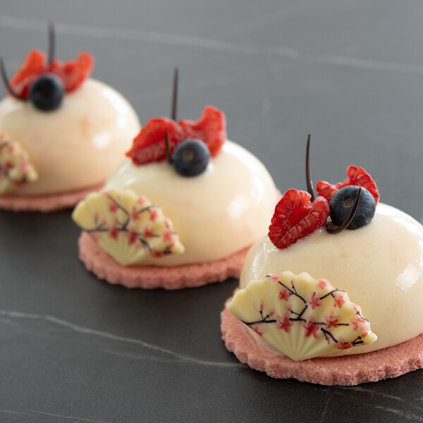 Polokoule z bílé čokolády