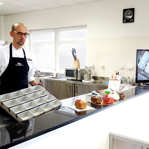 Prezentácia DAWN Foods - cukrár Peter Szabó